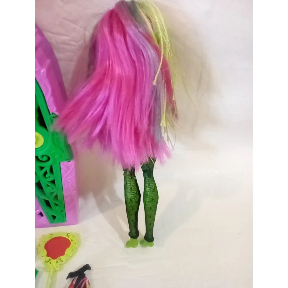 Monster High Venus Flytrap Doll And Accessories 2022